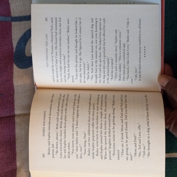 "1225 Christmas 🎄 Tree Lane" Book by Debbie Macomber - Picture 6 of 8